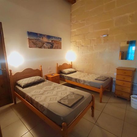 Margerita Farmhouse Qrendi Exterior photo